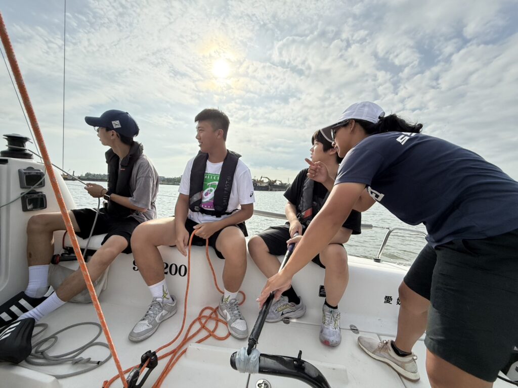 亞趣航海學院 13 S 64839757 0 1